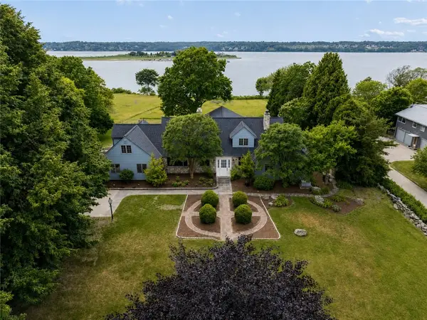 683 Neck Road, Tiverton, RI 02878