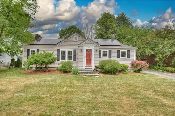 16 Evergreen Street, Barrington, RI 02806