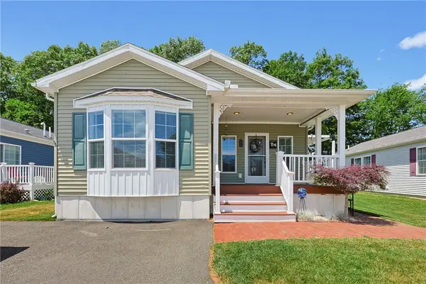 65 Lark Lane, Tiverton, RI 02878