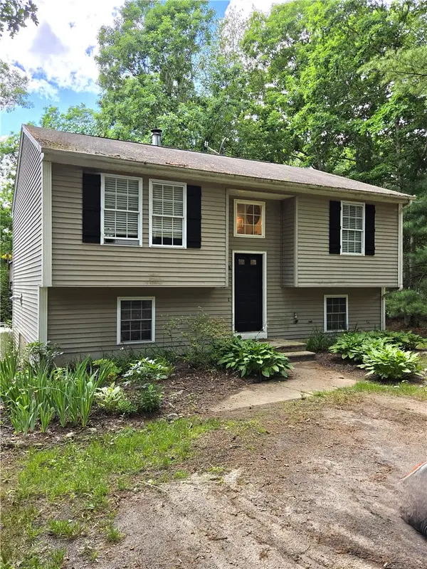 12 Old Kenyon Road, Richmond, RI 02832