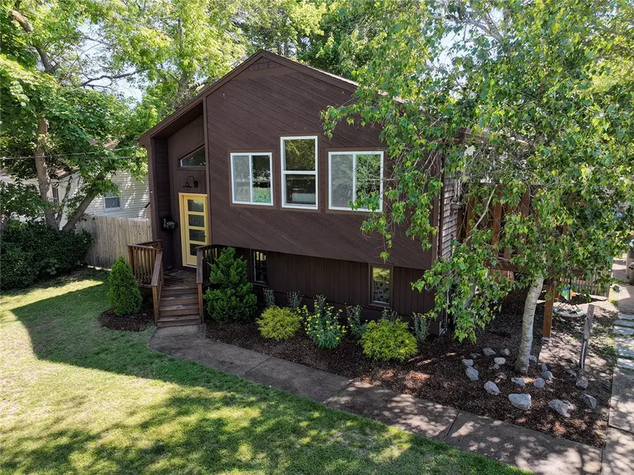 38 Vanstone Avenue, Warwick, RI 02889 - #2