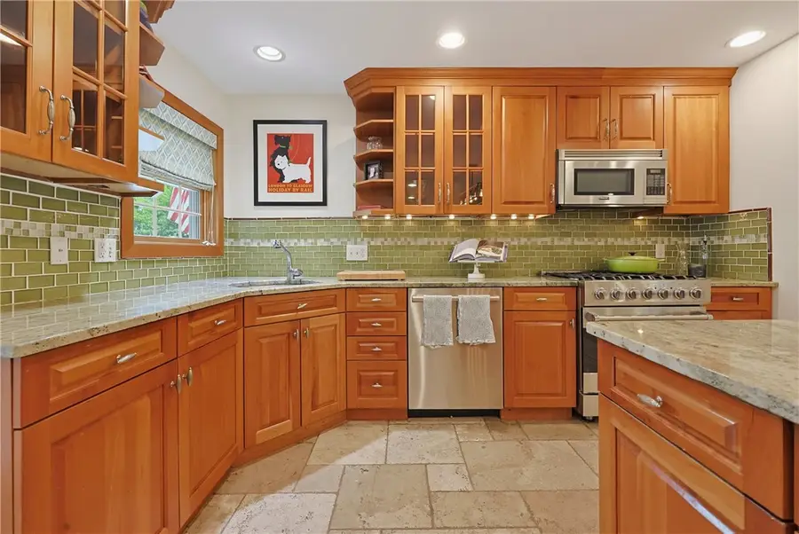 25 Tryon Avenue, Rumford, RI 02916 - #3