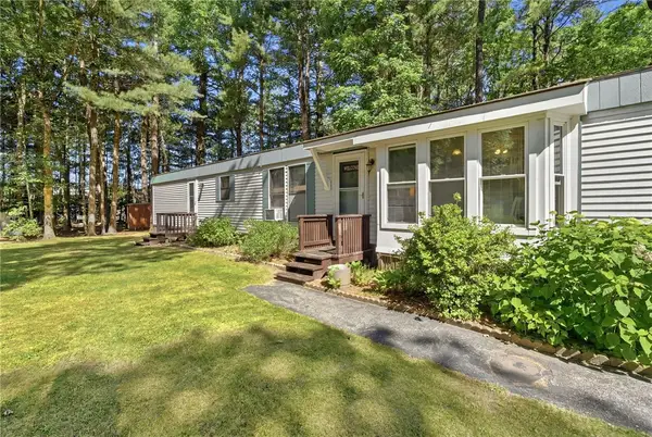 28 Leisure Way, Coventry, RI 02816