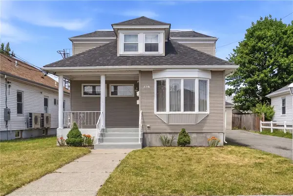 116 Warwick Road, Pawtucket, RI 02861