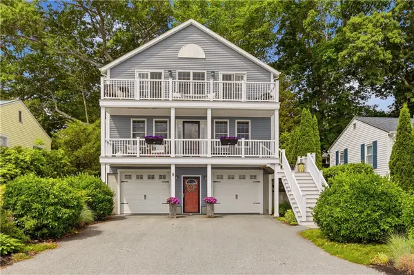 11 King Philip Avenue, Bristol, RI 02809
