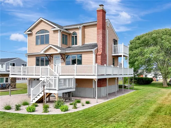 17 Lawton Avenue, Westerly, RI 02891