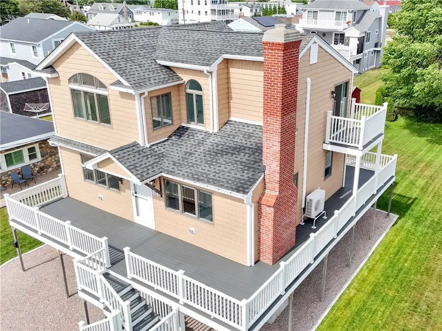 17 Lawton Avenue, Westerly, RI 02891 - #3