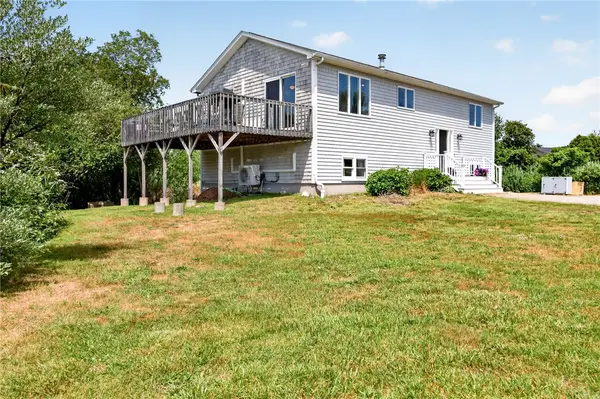 8 Southwest Road, Narragansett, RI 02882