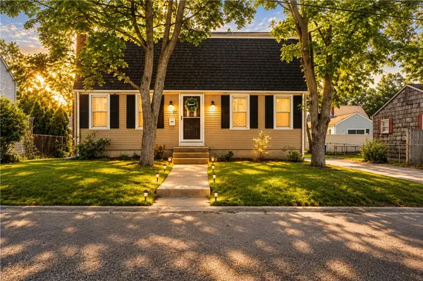 21 Bailey Street, East Providence, RI 02916