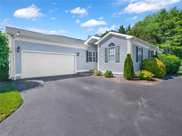 48 Orchard Meadows Drive, Smithfield, RI 02917