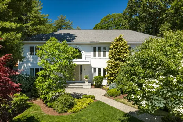 4 Jones Circle, Barrington, RI 02806