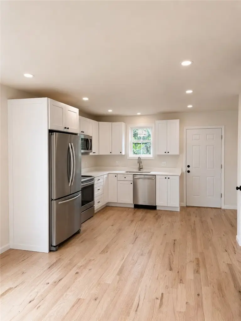4 Donelson Street, Providence, RI 02908 - #3