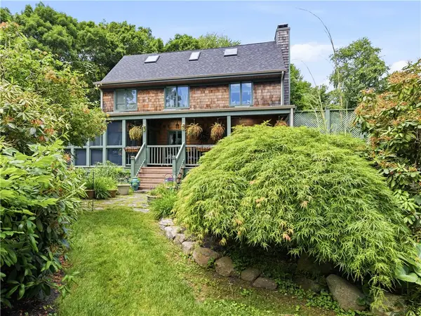 68 Captains Circle, Tiverton, RI 02878