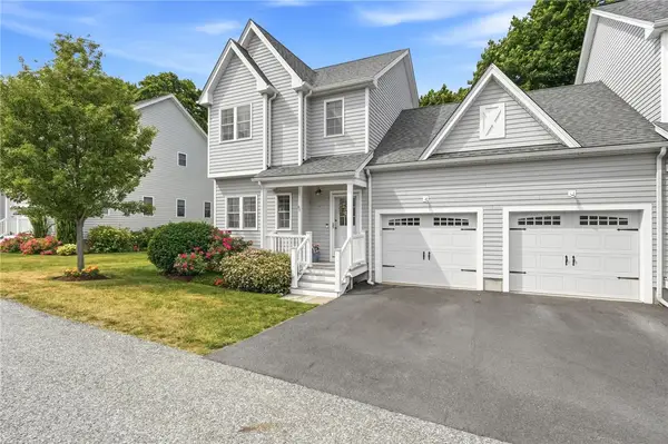 96 Seafare Lane, Portsmouth, RI 02871
