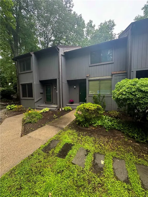 5 Wake Robin Road #802, Lincoln, RI 02865