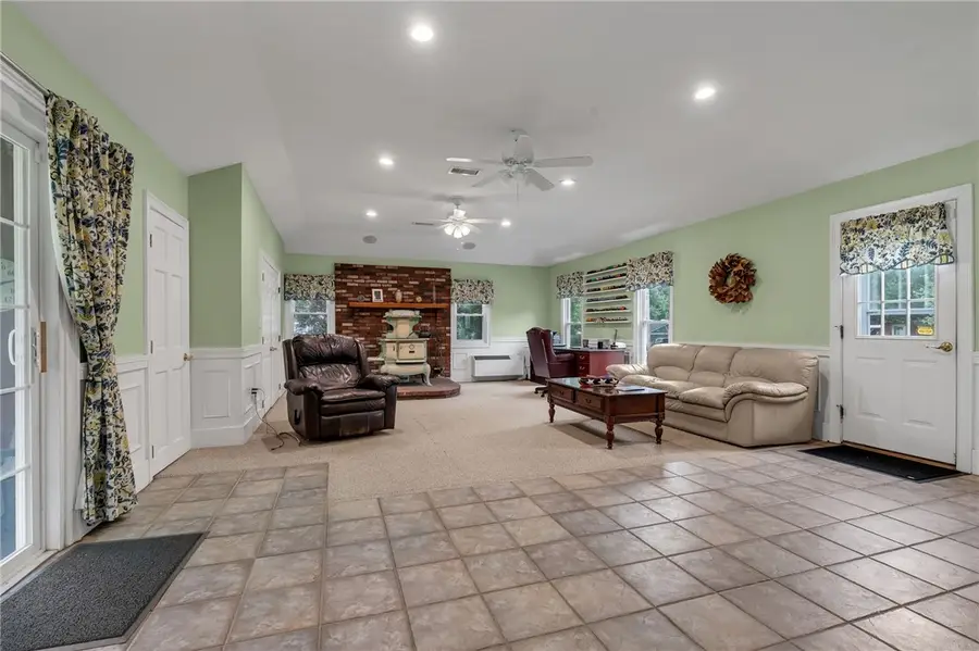 3 Douglas Circle, Smithfield, RI 02828 - #3