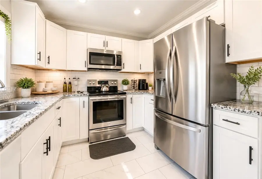 35 Sisson Street, Providence, RI 02909 - #3