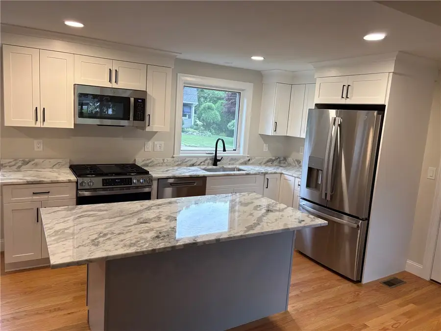 76 Beverly Road, Riverside, RI 02915 - #3