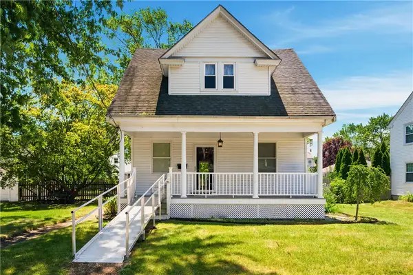 40 Greenwood Avenue, Warwick, RI 02886