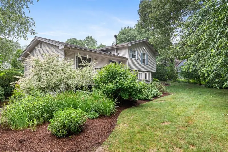 47 Gentian Drive, South Kingstown, RI 02879 - #3