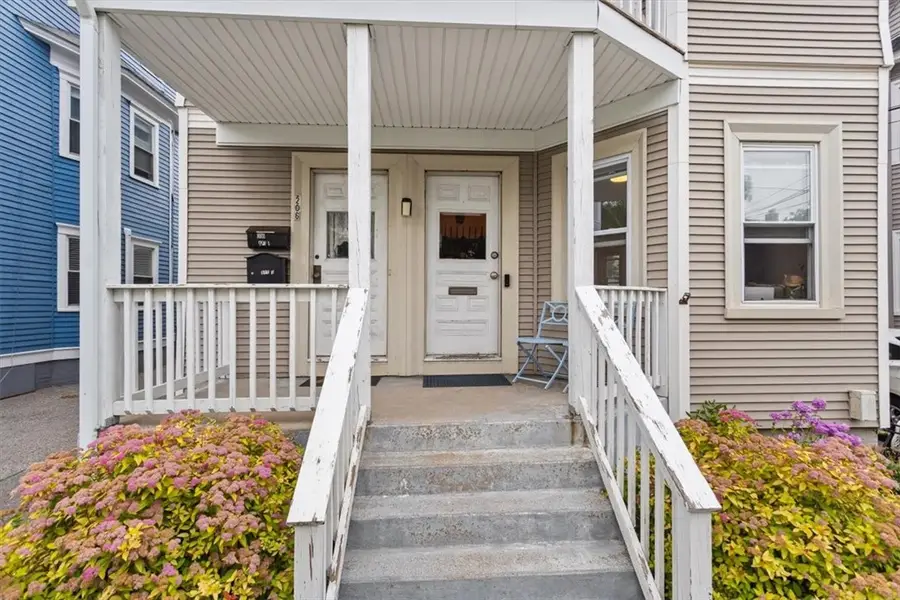 206 Rochambeau Avenue #1, Providence, RI 02906 - #3