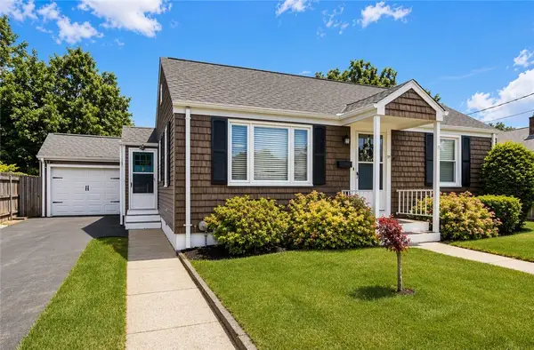39 Gloria Street, Pawtucket, RI 02861