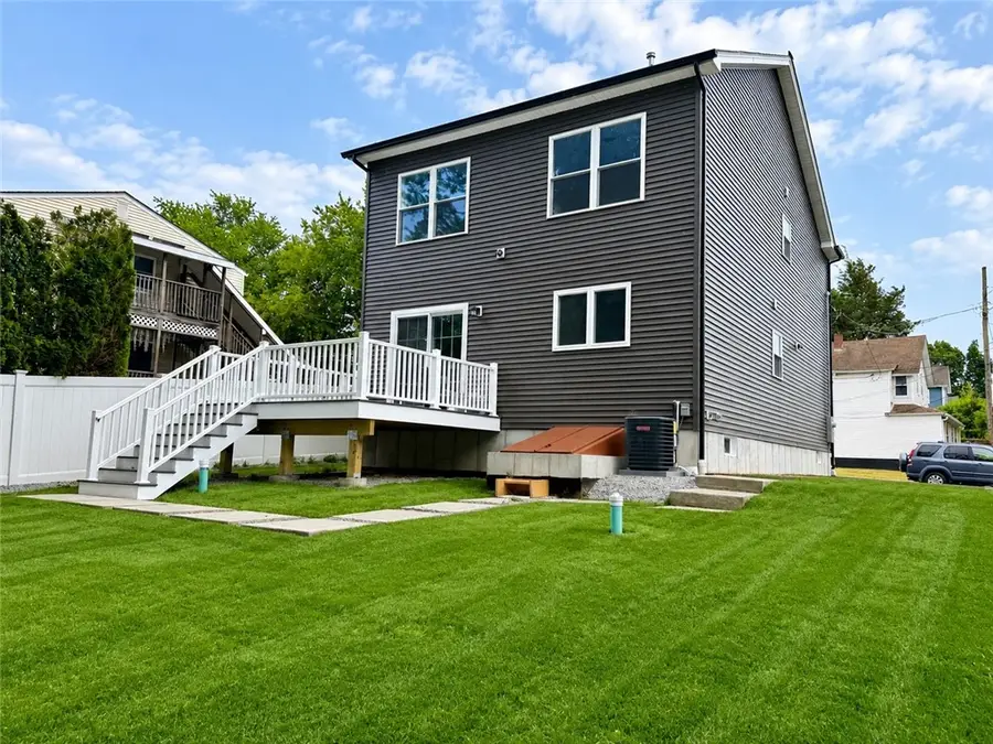 31 Tucker Street, Warwick, RI 02886 - #3