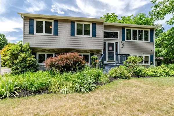 54 Colvintown Road, Coventry, RI 02816