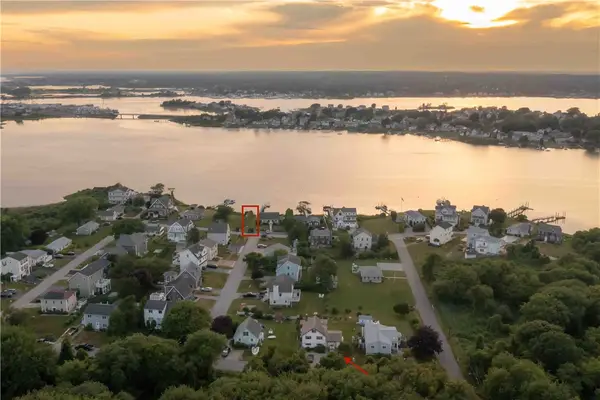 31 Cross Hill Drive, Narragansett, RI 02882