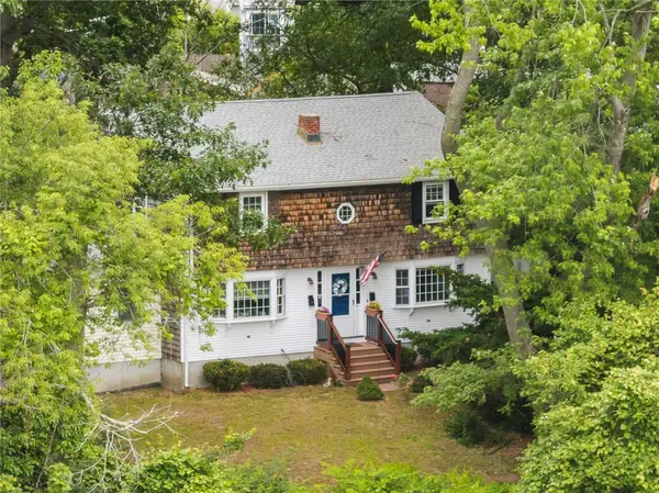145 Oak Crest Drive, East Providence, RI 02915