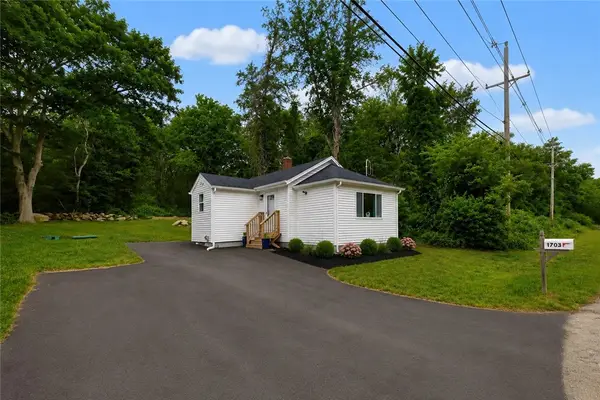 1703 Crandall Road, Tiverton, RI 02878