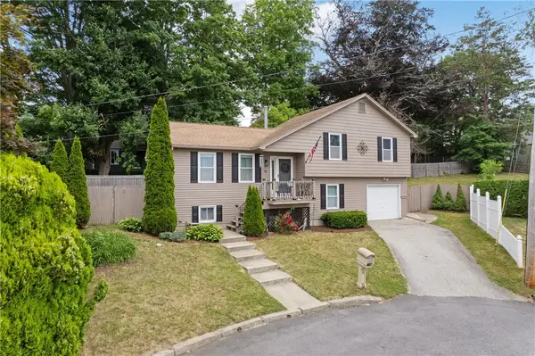 11 Damian Court, North Providence, RI 02911