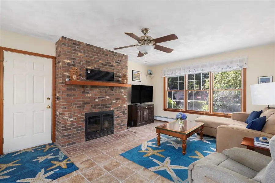 227 Prospect Avenue, Middletown, RI 02842 - #3