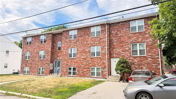 10 Saratoga Avenue, Pawtucket, RI 02861