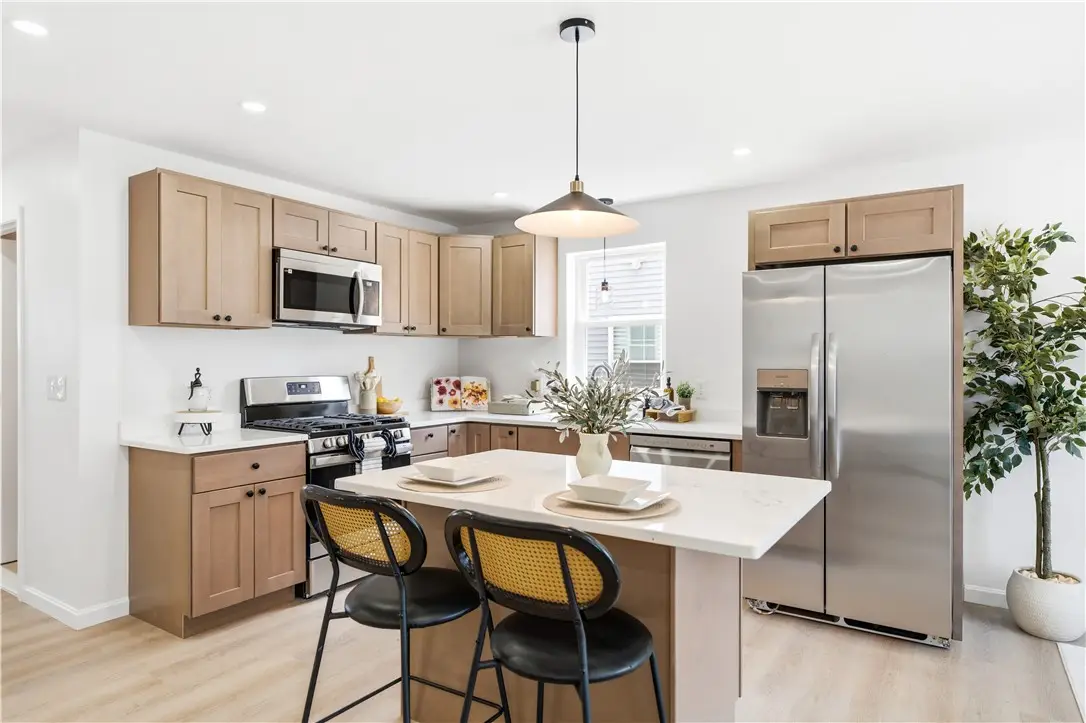 39 Douglas Avenue, Providence, RI 02908 - #1