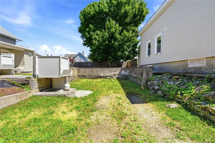 35 Woodlawn Avenue, Pawtucket, RI 02860 - #3