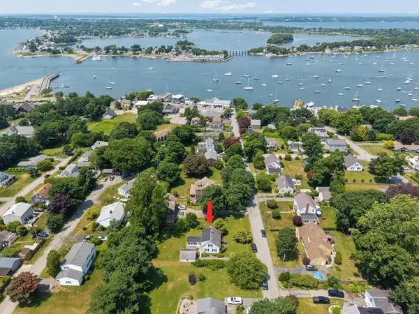 83 South Avenue, Tiverton, RI 02878
