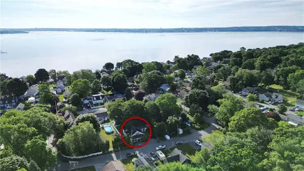 25 Fried Avenue, Bristol, RI 02809
