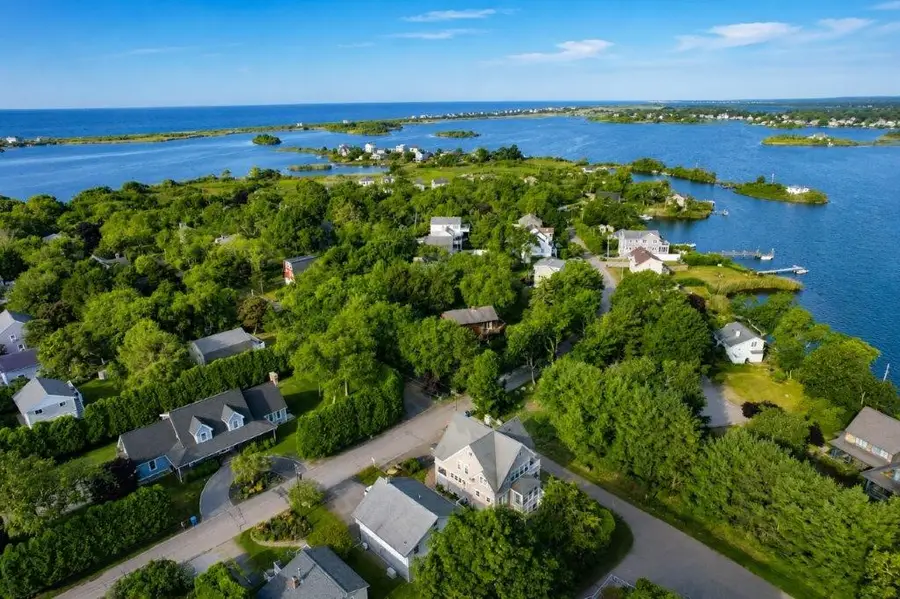 91 Twin Peninsula Avenue, South Kingstown, RI 02879 - #3