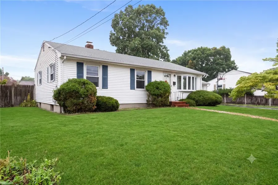 14 Primrose Drive, Riverside, RI 02915 - #2