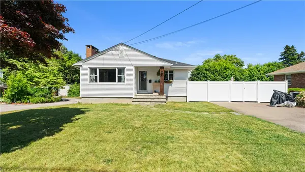 8 Longvue Avenue, Westerly, RI 02891
