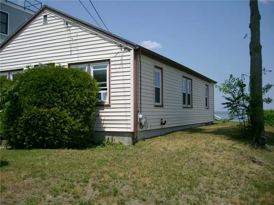300 Shawomet Avenue, Warwick, RI 02889 - #3