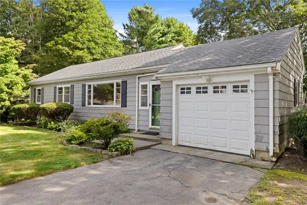16 Garden Street, Portsmouth, RI 02871