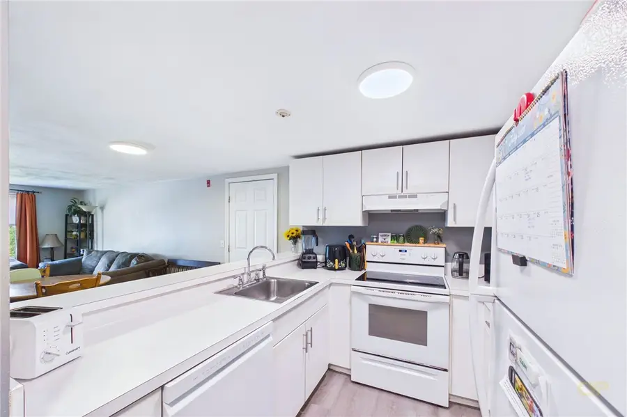 200 Woodlawn Avenue #203, North Providence, RI 02904 - #3