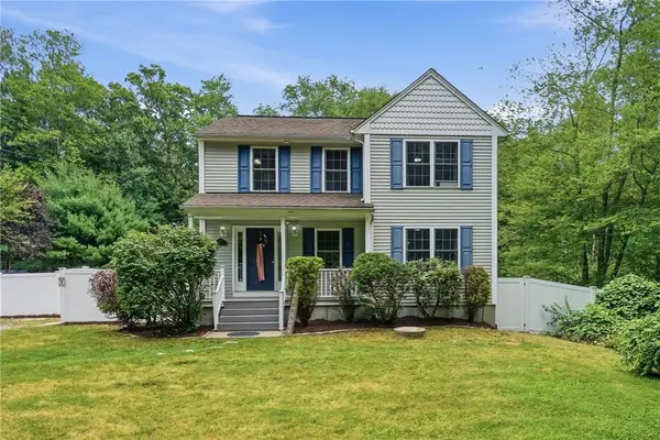 859 Knotty Oak Road, Coventry, RI 02816