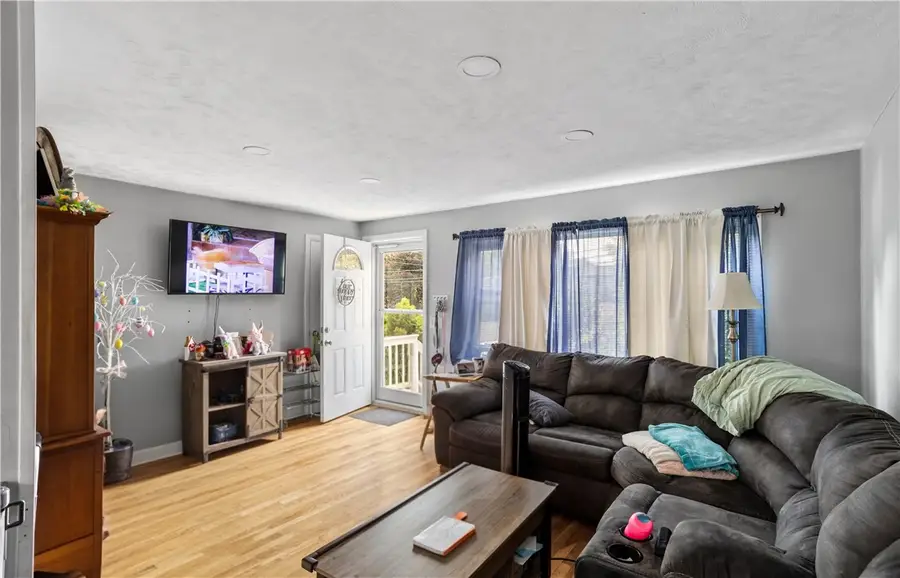 118 Foxcroft Avenue, Warwick, RI 02889 - #3