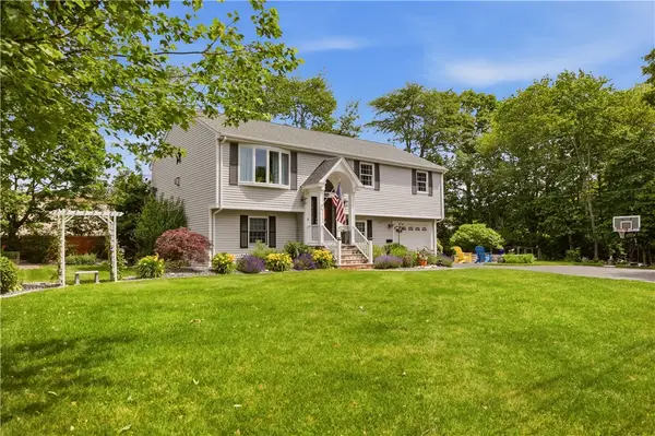 11 Carol Avenue, Bristol, RI 02809