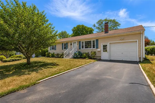 48 Lakeside Drive, Smithfield, RI 02917