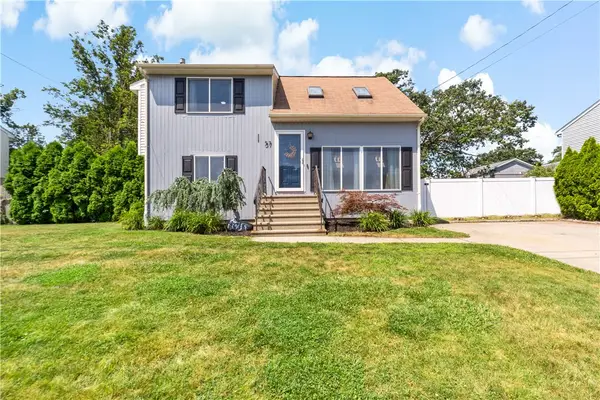 57 Vanstone Avenue, Warwick, RI 02889