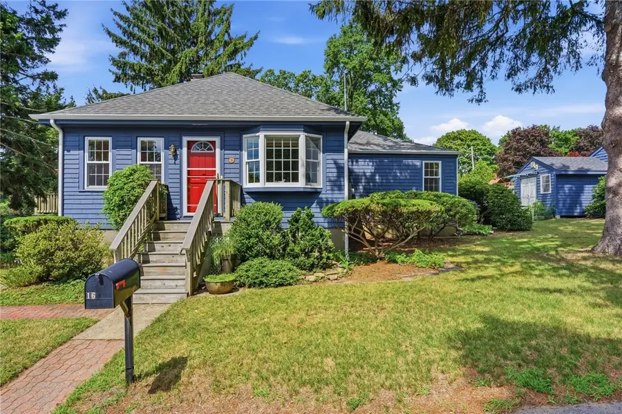 16 Brown Avenue, Barrington, RI 02806 - #2